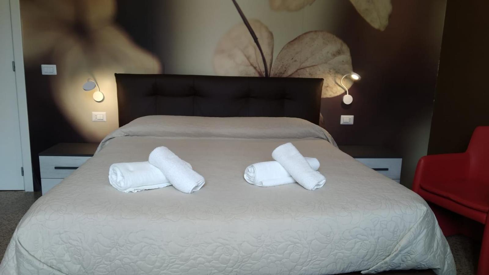 Cconforthotels R&B Central Rooms Bari Exterior foto